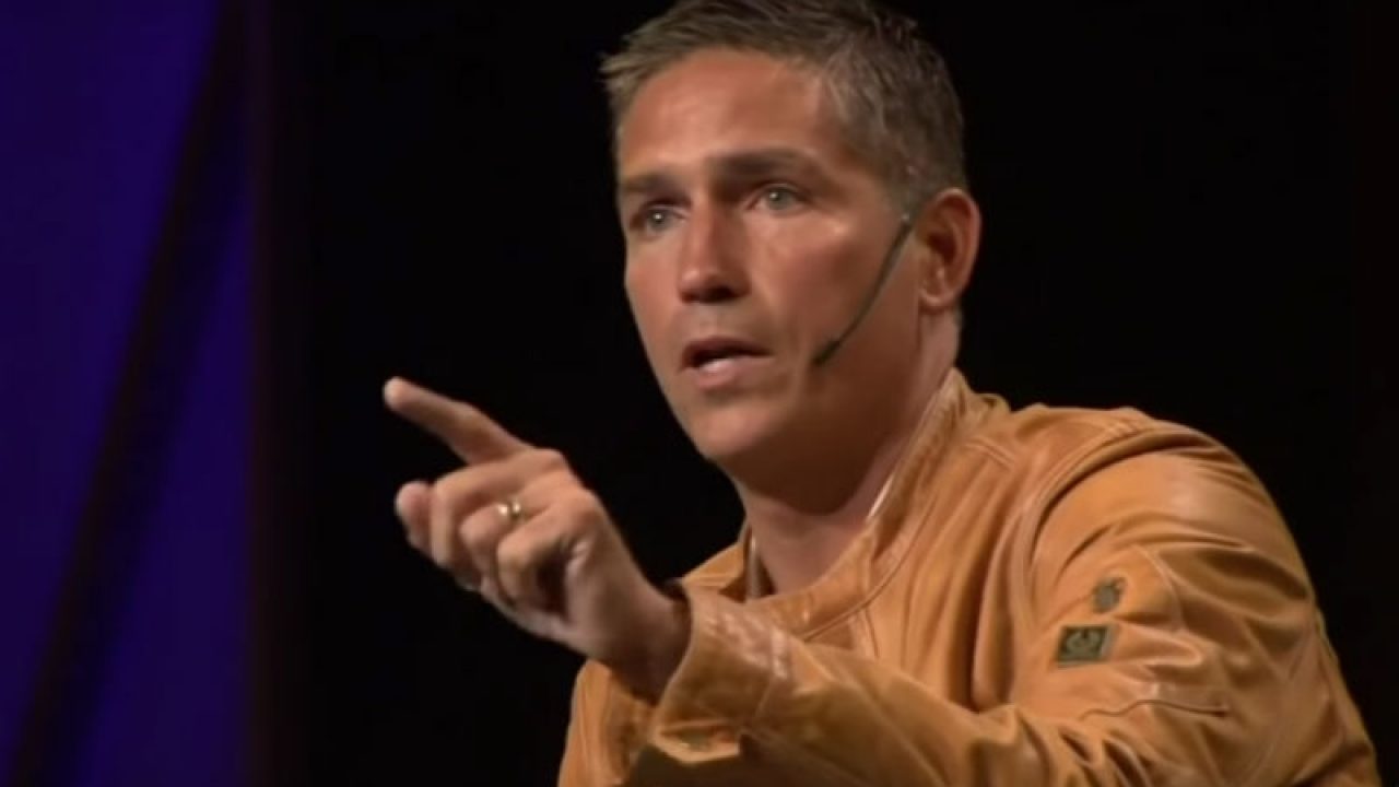 Jim Caviezel palestrando